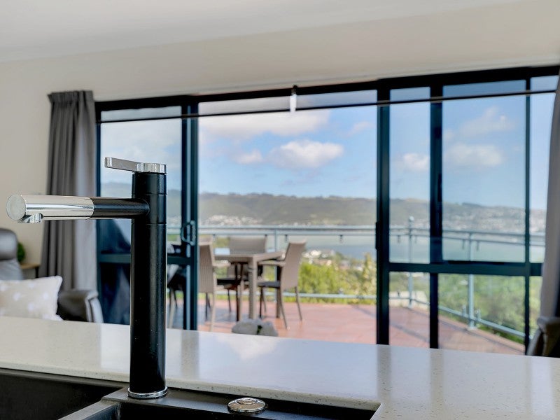 7 Cromarty Place, Papakowhai, Porirua - Carousel 1