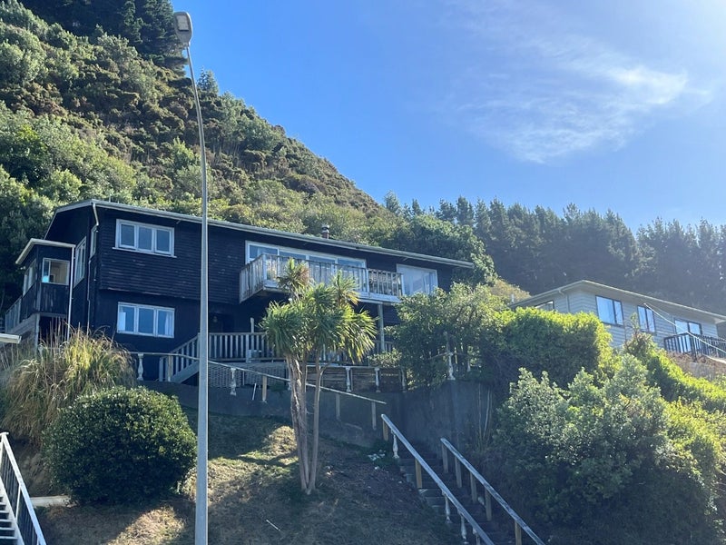 137 Happy Valley Road, Owhiro Bay, Wellington - Carousel 1