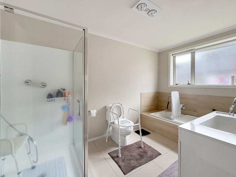 10 Cabourne Drive, Glenview, Hamilton - Carousel 13