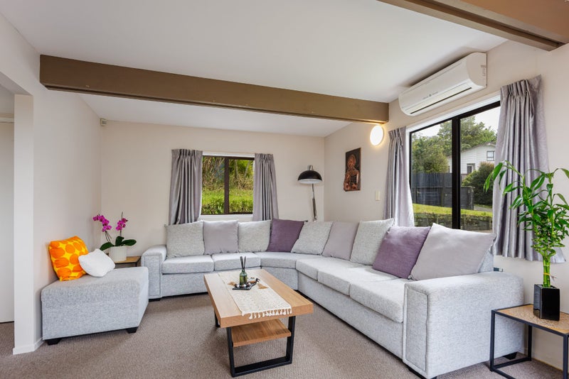 2/70 Ayton Drive, Tōtara Vale, Auckland - Carousel 2