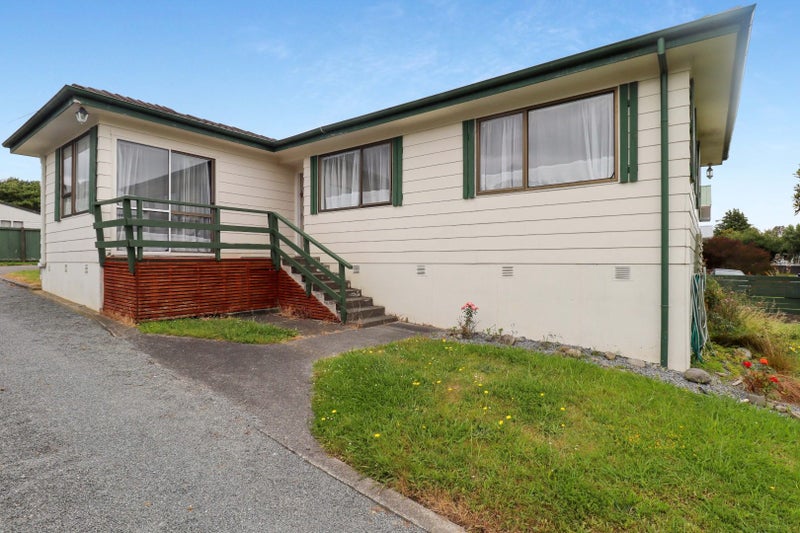 12 Blueberry Grove, Timberlea, Upper Hutt - Carousel 12