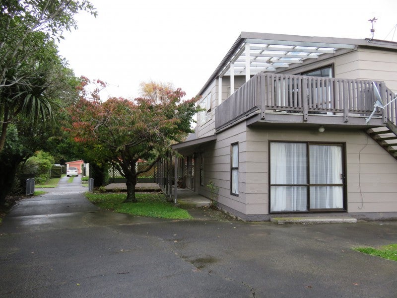 16 Humphries Place, Awapuni, Palmerston North - Carousel 2