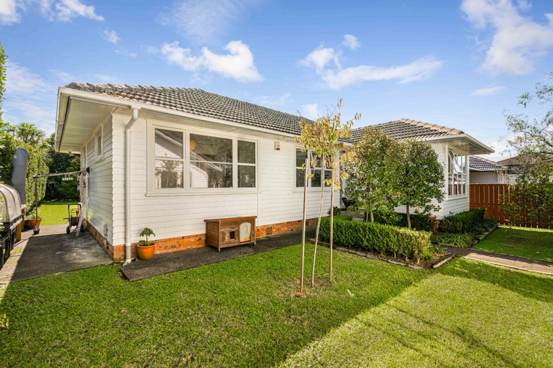 36 Totara RD, Te Atatu Peninsula, Waitakere - Carousel 2