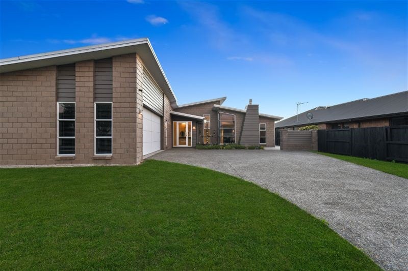 20 Rhys Avenue, Huntington, Hamilton - Carousel 24