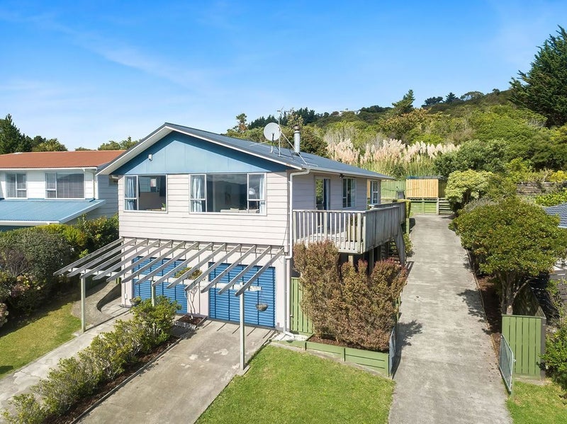 14 Hicks Close, Whitby, Porirua - Carousel 1