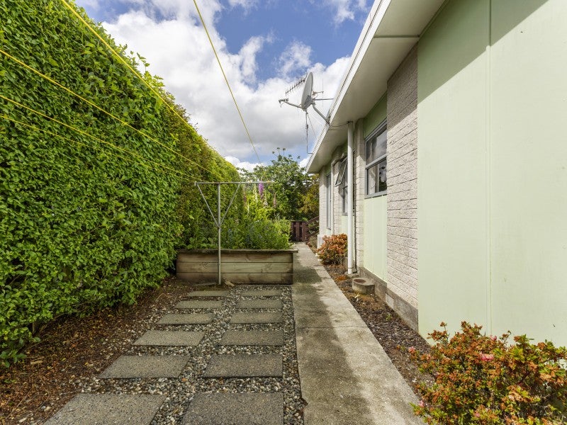 7A Lincoln Grove, Wainuiomata, Lower Hutt - Carousel 20