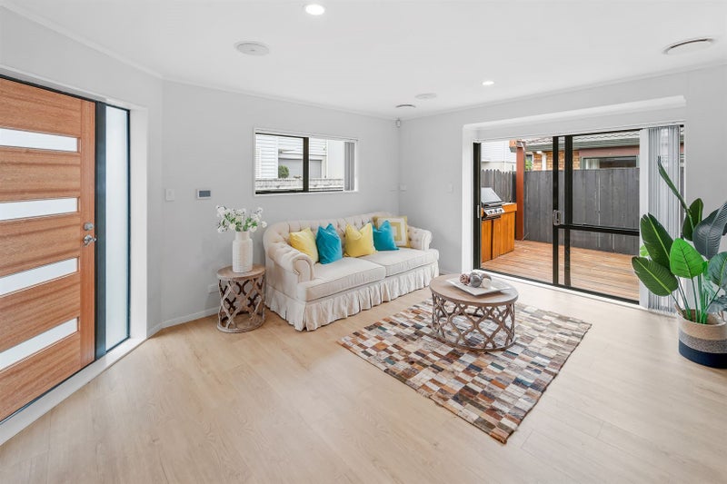 3/26 Inverness Road, Browns Bay, Auckland - Carousel 2