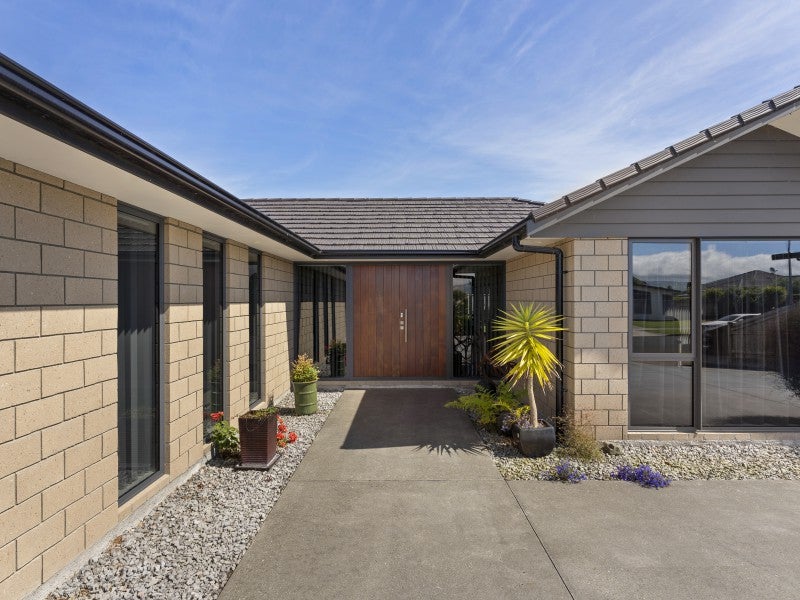 58 Parnell Heights Drive, Kelvin Grove, Palmerston North - Carousel 2