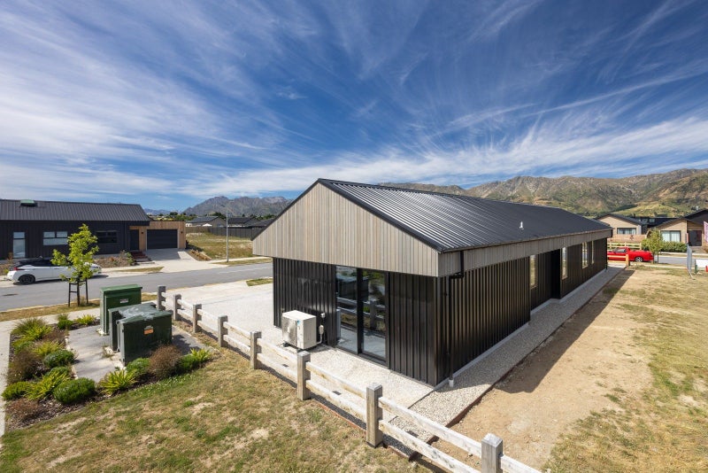 2 Pinn Street, LAKE HAWEA - Carousel 17