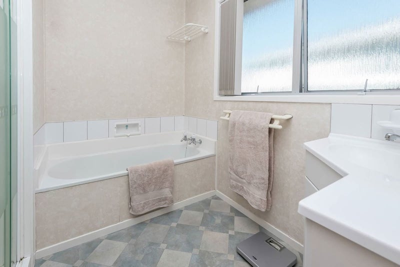 18 Jade Avenue, Pakuranga Heights, Auckland - Carousel 17