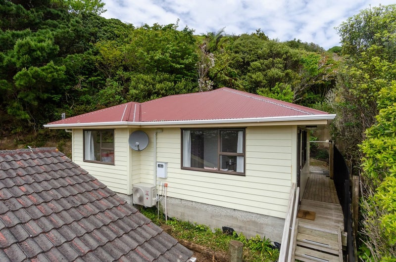 65 Allington Road, Karori, Wellington - Carousel 2