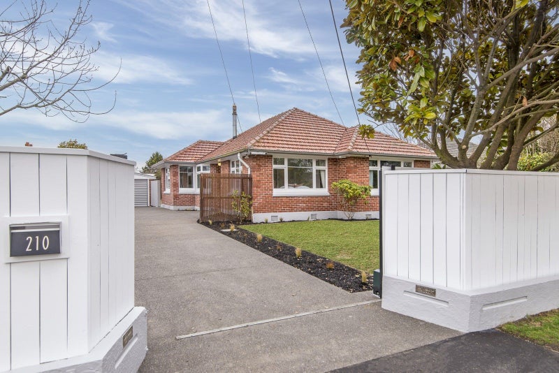 210 Weston Road, St Albans, Christchurch - Carousel 1