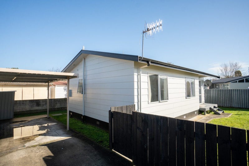 23B Glasgow Street, Takaro, Palmerston North - Carousel 2