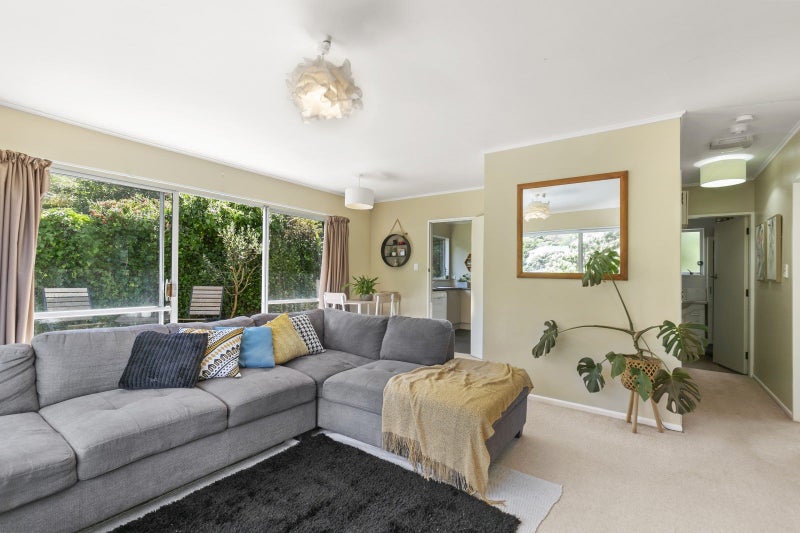 2/8 Vasanta Avenue, Ngaio, Wellington - Carousel 2