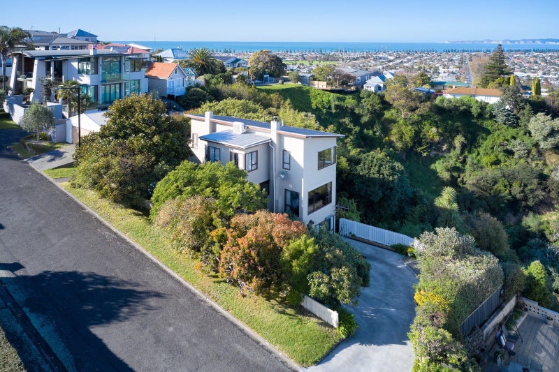 17 Simla Terrace, Hospital Hill, Napier - Carousel 2