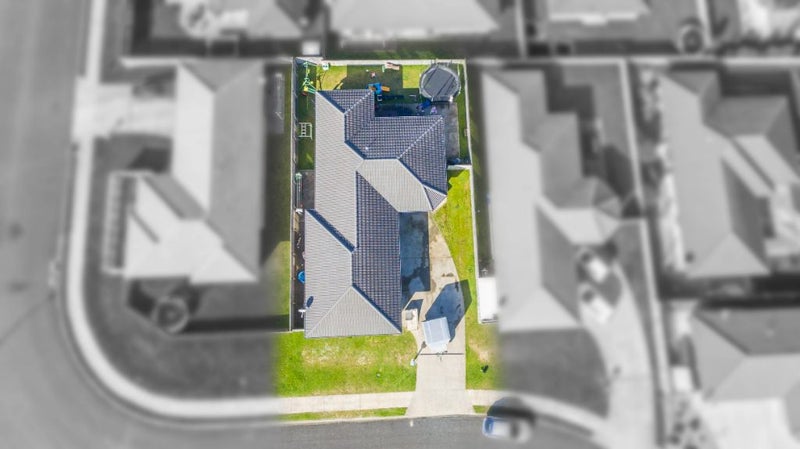 14 Percy Kinsman Crescent, Riverstone Terraces, Upper Hutt - Carousel 11