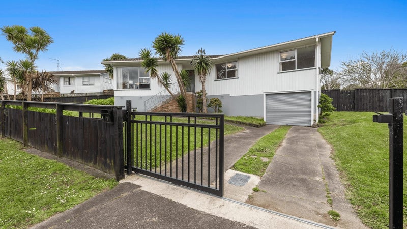 1 Benmore Place, Manurewa, Auckland - Carousel 1