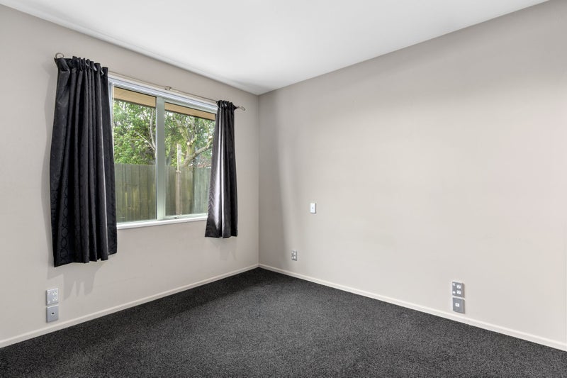 4/31 Neill Street, Hornby, Christchurch - Carousel 2