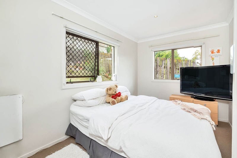 2 Hollyhock Place, Browns Bay, Auckland - Carousel 15