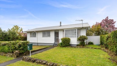 19B Susan Street, Pukehangi, Rotorua - Carousel 1