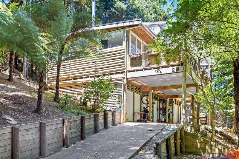 39 Ridgewood Crescent, Birkenhead, Auckland - Carousel 11
