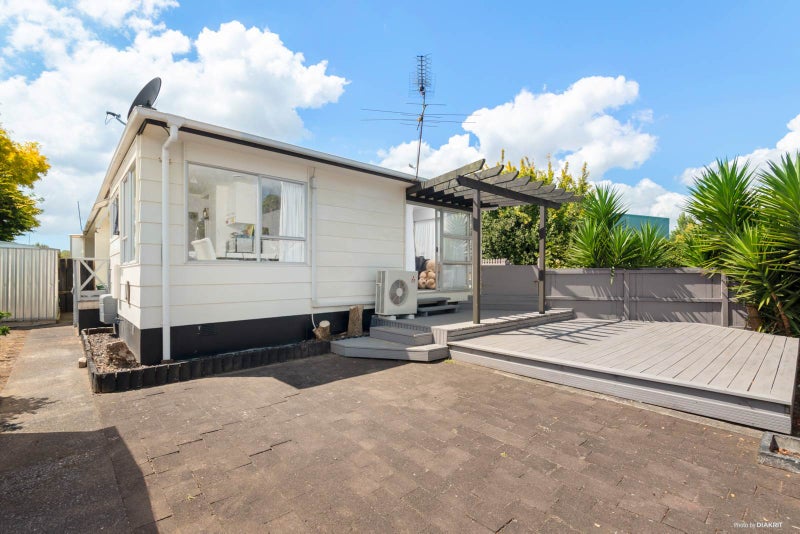 1/27 Waimana Road, Conifer Grove, Takanini - Carousel 2