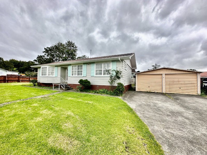 2 Ulay Place, Clover Park, Auckland - Carousel 1