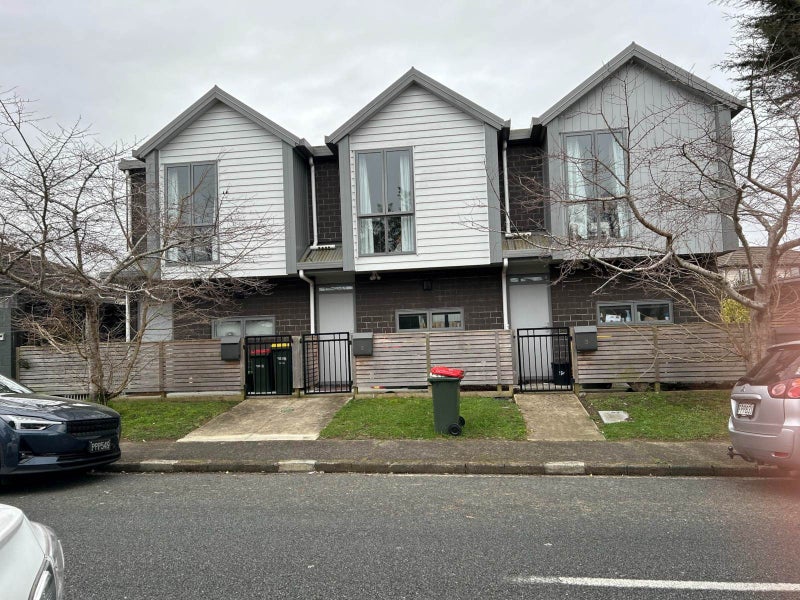 3/21 Moor Avenue, Te Atatu Peninsula, Auckland - Carousel 1
