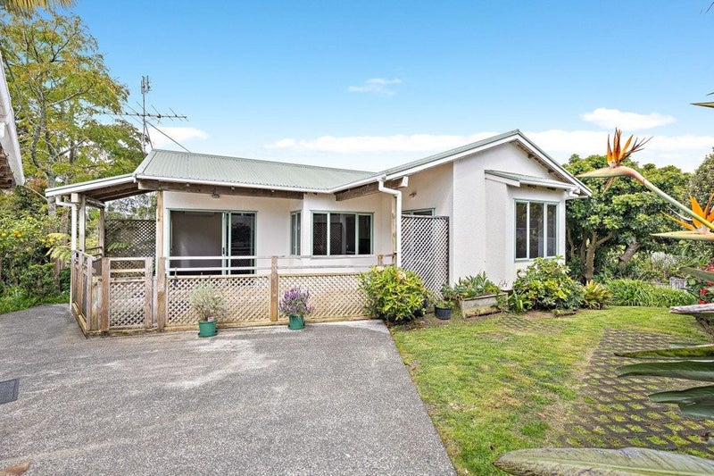 17 Helvetia Drive, Browns Bay, Auckland - Carousel 2