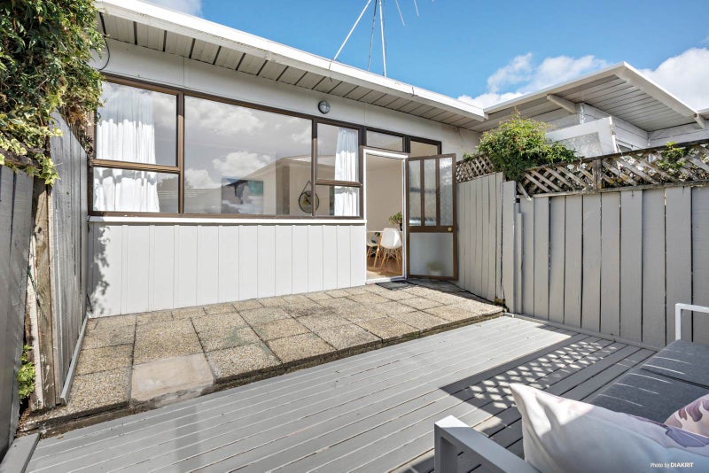 2/15 Marne Road, Sandringham, Auckland - Carousel 2