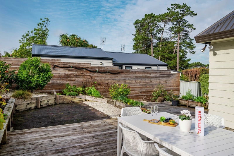 14 Seaglen Place, Botany Downs, Auckland - Carousel 18