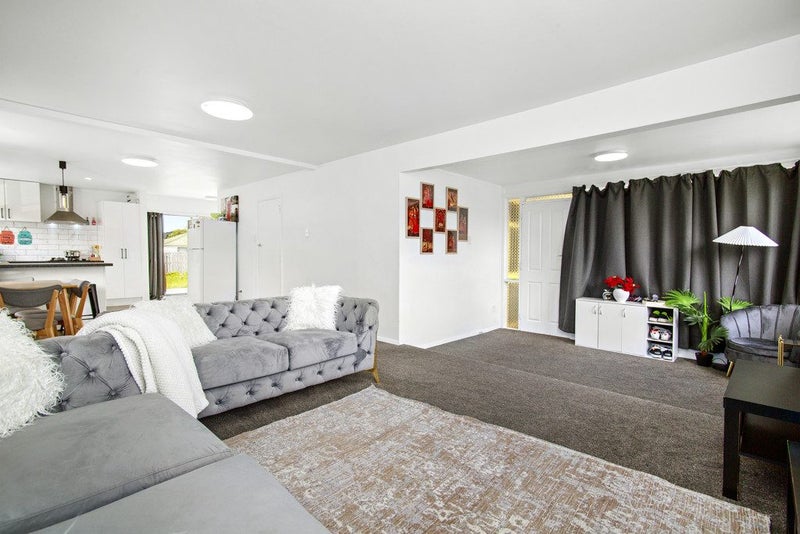 11 Russell Road, Wainuiomata, Lower Hutt - Carousel 2