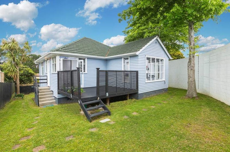 1556 Great North Road, Waterview, Auckland - Carousel 1