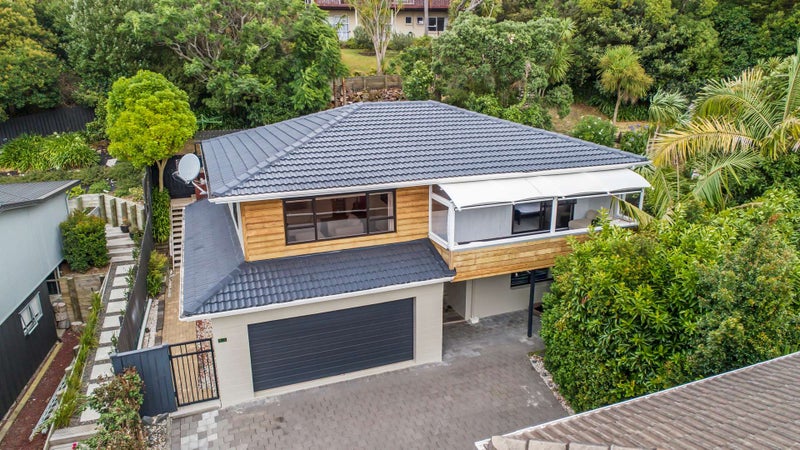 54 The Circle, Manly, Whangaparaoa - Carousel 1