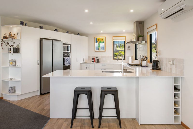 2 Blencathra Place, Westmorland, Christchurch - Carousel 2