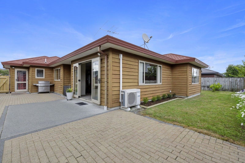 8 Louis Street, Trentham, Upper Hutt - Carousel 1