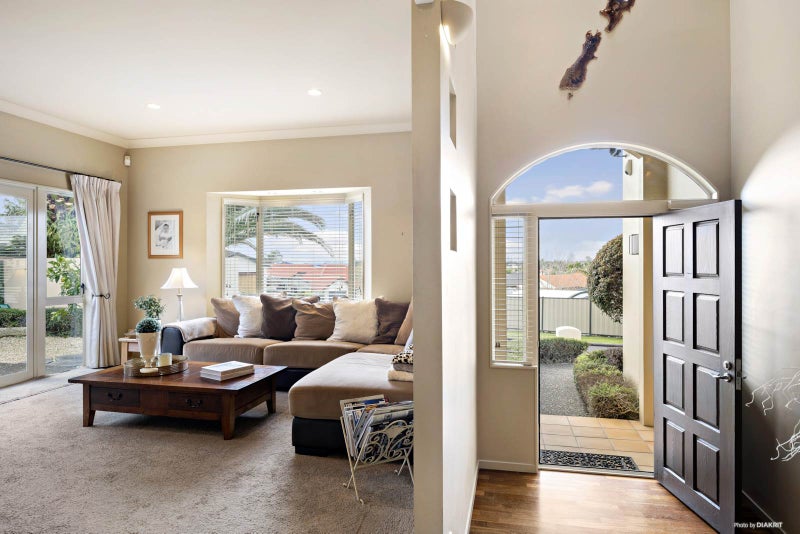 6 Chardonnay Rise, Henderson, Auckland - Carousel 2