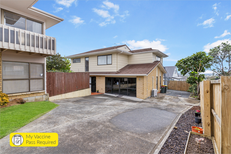 2/30 Redoubt Road, Goodwood Heights, Auckland - Carousel 1