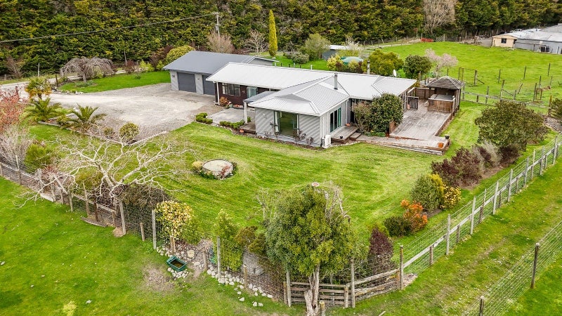 93 Black Rock Road, Te Ore Ore, Masterton - Carousel 2