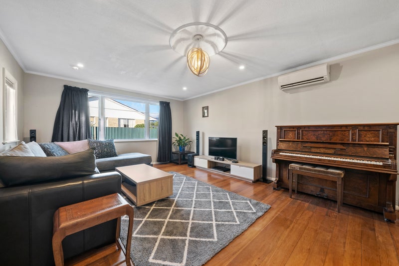 6 Riverbank Street, Ebdentown, Upper Hutt - Carousel 2