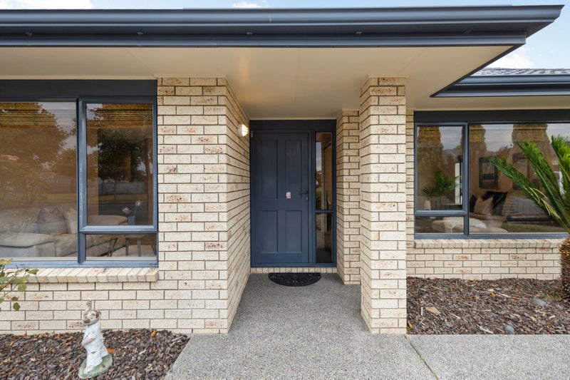 35 Milbrook Place, Chartwell, Hamilton - Carousel 2