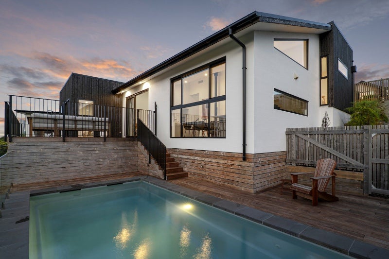 9 Caldberg Close, Westmorland, Christchurch - Carousel 1