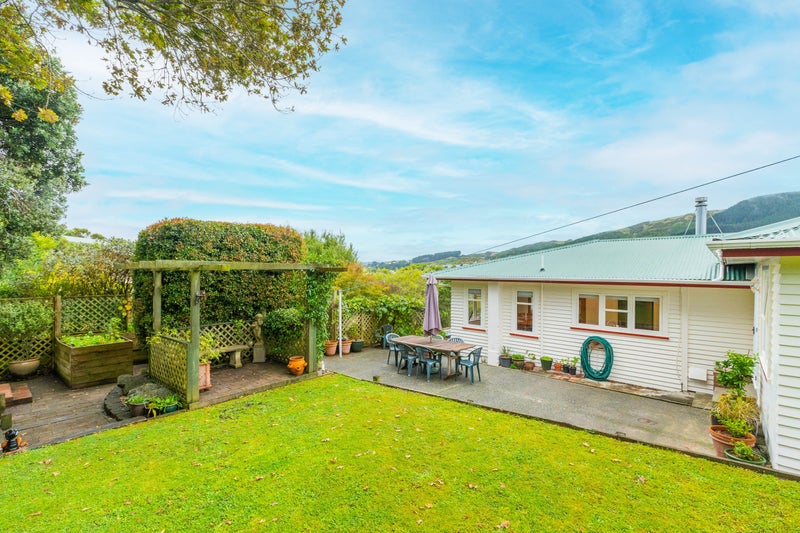367 Main Road, Tawa, Wellington - Carousel 15