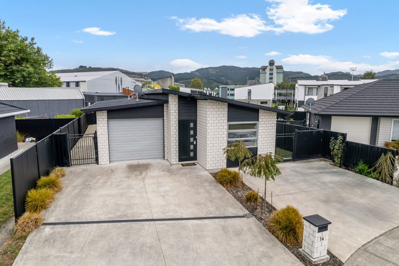 14 Passchendaele Grove, Trentham, Upper Hutt - Carousel 1