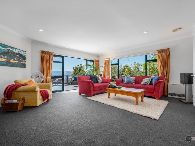 9 Fernridge Way, Tirohanga, Lower Hutt - Carousel 2