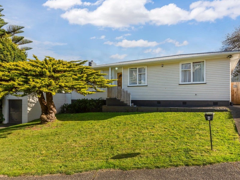 4 Hampshire Street, Cannons Creek, Porirua - Carousel 1