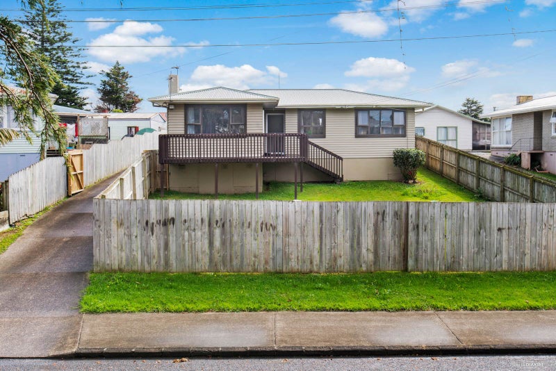 11 Whitley Crescent, Otara, Auckland - Carousel 1
