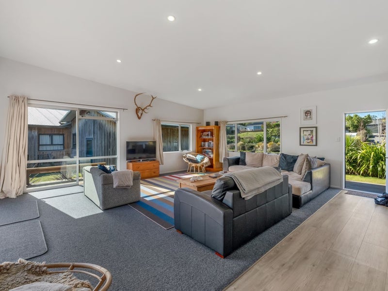 25 Te Awha Place, KURATAU, TURANGI - Carousel 2