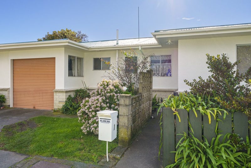 1/203 Gloucester Street, TARADALE, NAPIER - Carousel 1