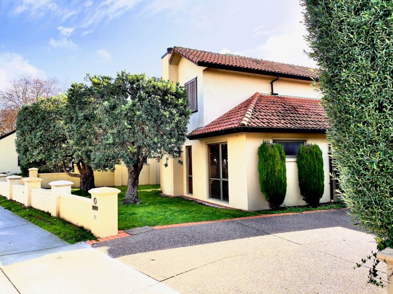 25 Oakwood Grove, Eastern Beach, Auckland - Carousel 1